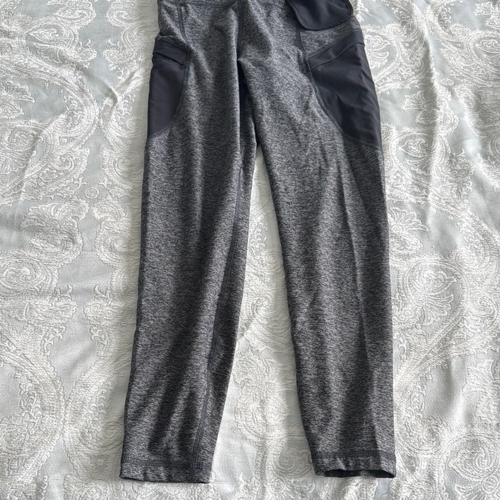 Women Gray Athletic Leggings with Black Accents